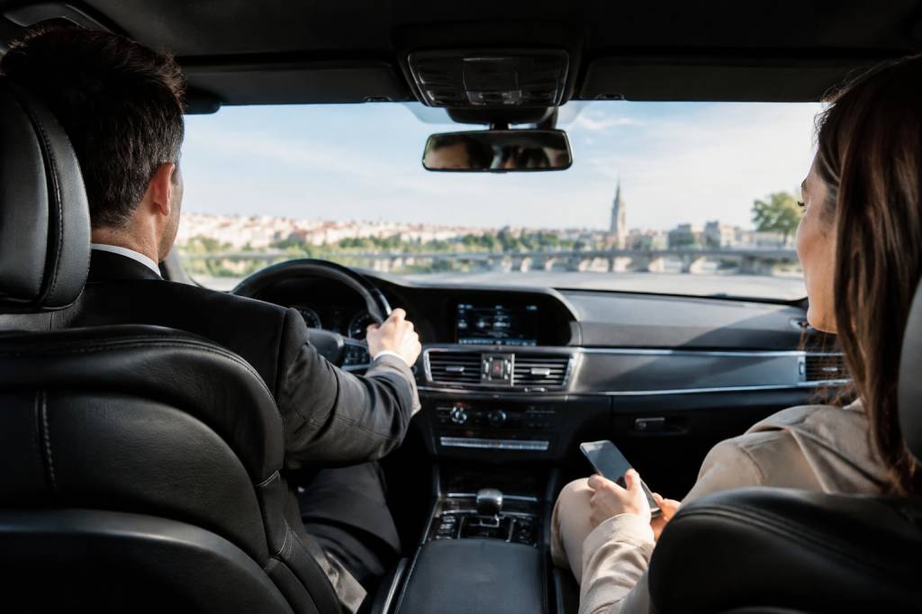 Car service in France : guide des services de transport avec chauffeur