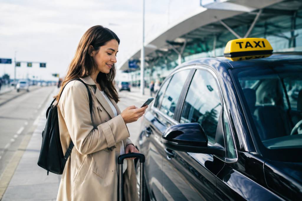 Devis taxis : comment comparer les tarifs et choisir le bon service de transport